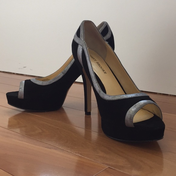 Audrey Brooke Black & Silver Peep toe Pumps - Picture 6 of 6